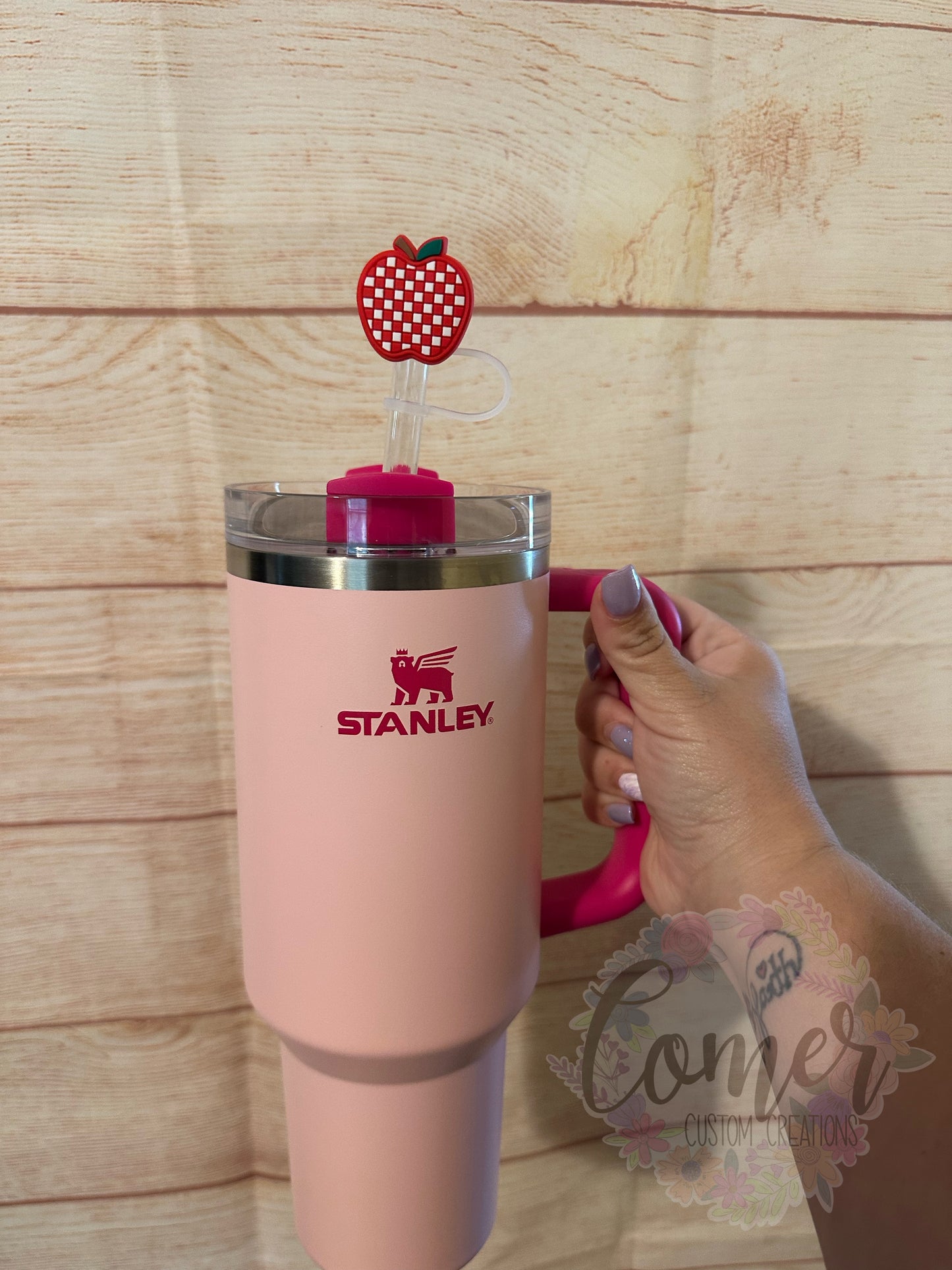 Checkered Apple 40 Oz Straw Topper